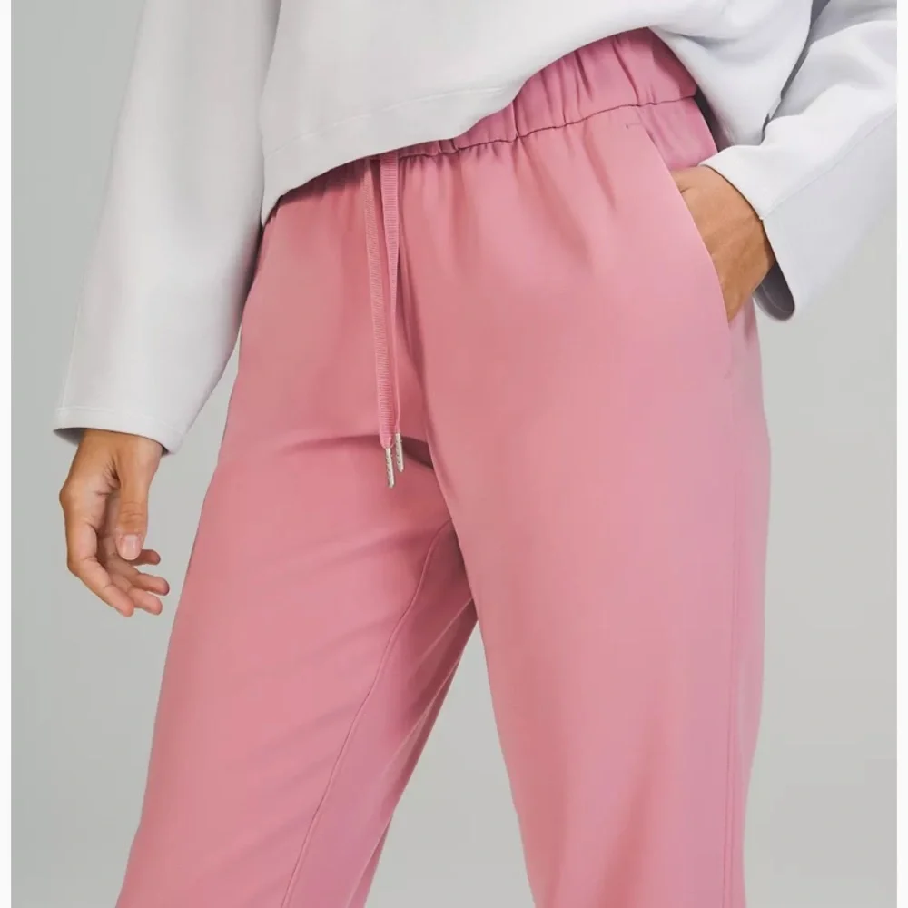 Lululemon On The Fly Jogger 28” * Woven